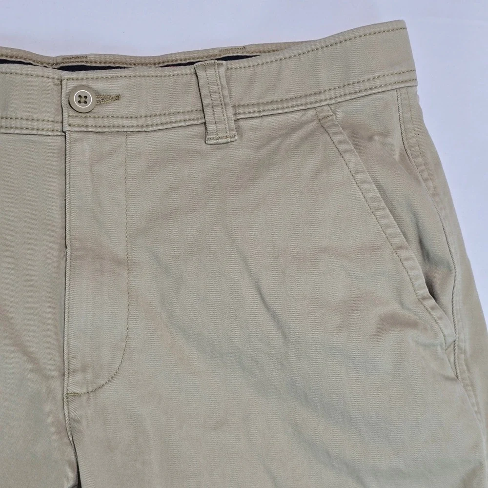 St Johns Bay Mens Khaki Chino Shorts Comfort Stretch Tan Size 36 75473-8